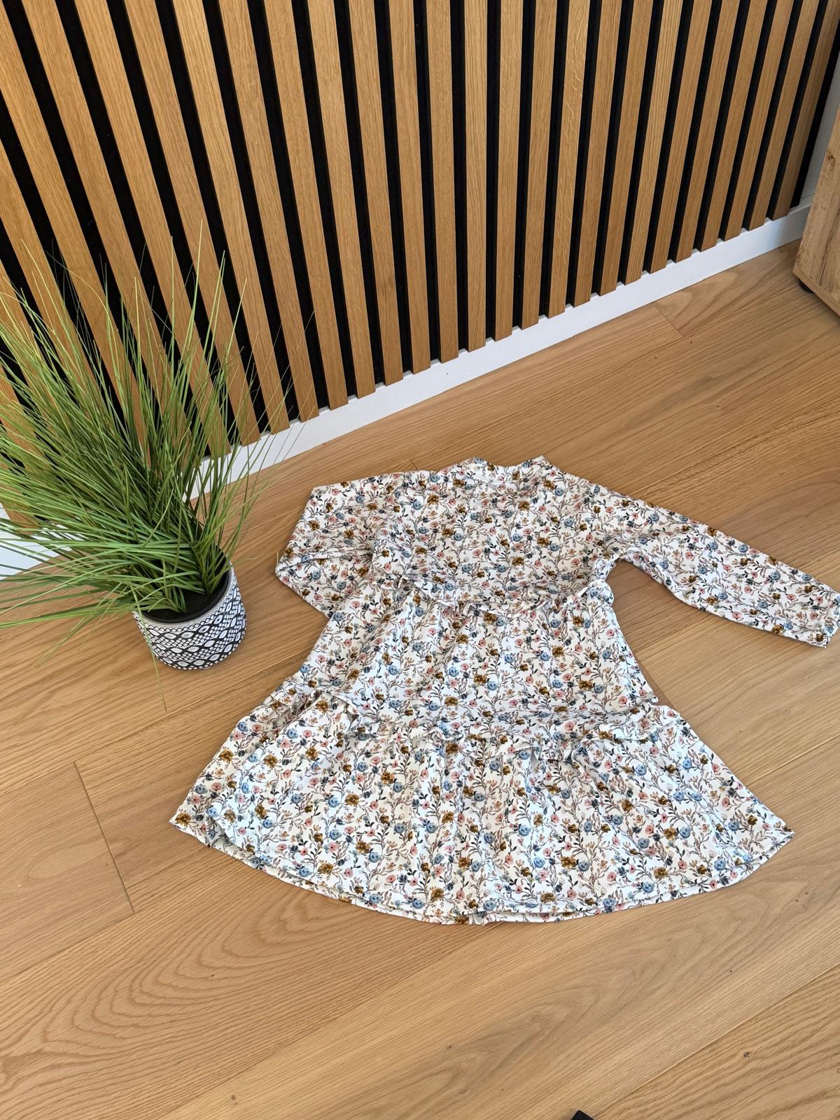 R眉schenkleid floral